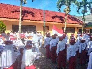 Menjadi Pembina Upacara, Kapolsek Nongkojajar Tekankan Bijak Bermedsos hingga Jauhi Narkoba