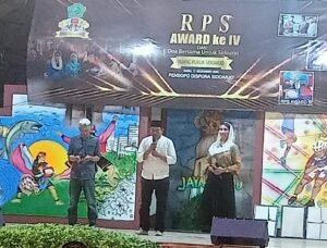 Ruang Publik Sidoarjo Gelar Doa Bersama dan Anugerahkan Gelar Kehormatan kepada Tokoh Inspiratif