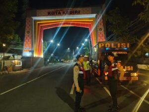 Sebagai Upaya Jaga Kamtibmas Kondusif,Polres Kediri Kota Gelar patroli Cipta Kondisi Jelang Laga Persik Kediri Vs Arema FC Di Kanjuruhan