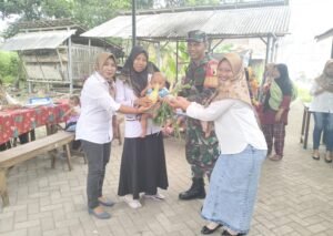 Babinsa Kelurahan Rembang Dampingi Kegiatan Penimbangan Balita Bersama Kader Posyandu