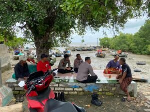 Satpolairud Polres Gresik Imbau Nelayan Utamakan Keselamatan Waspadai Cuaca Ekstrem