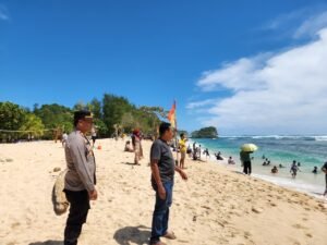 Polres Malang Tingkatkan Patroli Wisata Pantai Saat Libur Panjang