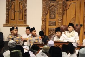 Polri Bersama Masyarakat Bangun Jembatan Darurat, Akses Tiga Kampung di Rusip Antara Kembali Terhubung