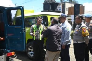 Hari Kedua Ops Keselamatan, Polisi Perketat Jeep Wisata di Bromo