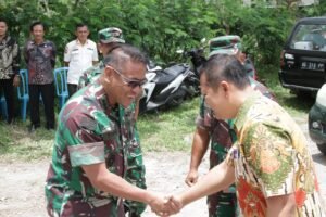 Monitoring Dan Evaluasi Aster Kasdam V/Brawijaya, Tinjau Jembatan Perintis Garuda Di Wilayah Kodim 0808/Blitar