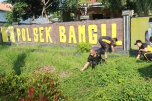 Polres Pasuruan Gelar Kerja Bakti Dukung Gerakan Indonesia ASRI