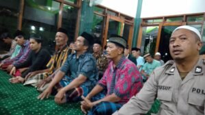 Kapolsek Prambon Bersama MWC NU Gelar Safari Ramadhan di Masjid Baitul Gufron