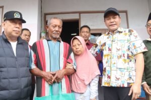 Bupati Sidoarjo Sidak RTLH di Sedati, Pastikan Rumah Warga Segera Diperbaiki