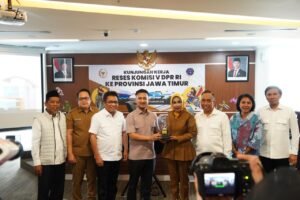 Wabup Sidoarjo dan Sekdaprov Duduk Bersama Dengan Anggota DPR RI Komisi V Bahas Percepatan Infrastruktur dan Transportasi di Jatim.