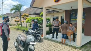 Polsek Balongbendo Terima Penitipan Kendaraan Pemudik, Warga Diimbau Mudik dengan Tenang
