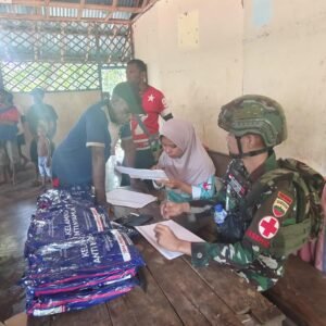 Satgas Pamtas Yonif 123/Rajawali Gelar Patroli & Bagi Kelambu Anti Nyamuk ke 3 Kampung di Wilayah Pos Haju