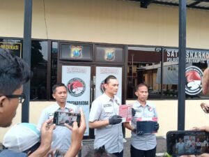 Polres Tanjungperak Ungkap Jaringan Pengedar Sabu, 4 Tersangka Diamankan di Surabaya