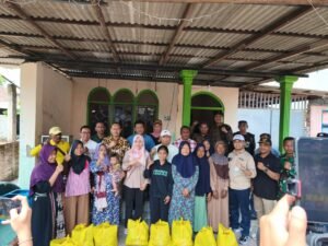 Bupati Sidoarjo Serahkan Santunan kepada Keluarga Driver Ojol Korban Kecelakaan
