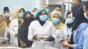 Wakil Bupati Sidoarjo Tinjau Dapur SPPG di Kecamatan Tarik, Pastikan Kesesuaian Standar dan Kebersihan