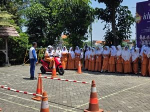 Police Goes to Pesantren, Satlantas Polresta Sidoarjo Edukasi Santri Tertib Berlalu Lintas
