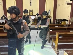 Polres Pasuruan Sterilisasi Gereja Tingkatkan Pengamanan Ibadah Kenaikan Isa Almasih berjalan Aman