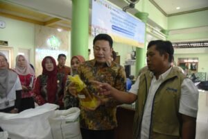 Pemkab Sidoarjo Mulai Salurkan Bantuan Pangan Beras dan Minyak Goreng untuk 181 Ribu Lebih Penerima