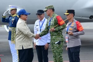 Pangdam XXI/RI dan Forkopimda Sambut Kedatangan Presiden RI di Provinsi Lampung