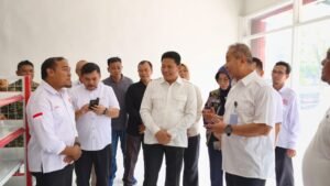 Bupati Subandi Dampingi Staf Khusus Kepresidenan Tinjau Koperasi Merah Putih di Sumorame dan Rangkah Kidul