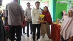 Libur 1 Muharram, Bupati Subandi Salurkan Bantuan Pangan untuk 934 KPM di Sukodono