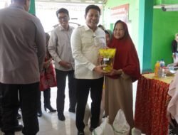 Libur 1 Muharram, Bupati Subandi Salurkan Bantuan Pangan untuk 934 KPM di Sukodono