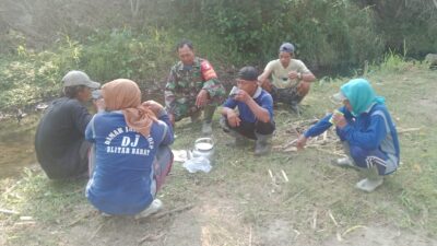 Perkuat Kemanunggalan, Babinsa Rejosari Serka Mubarok Gelar Komsos Penggalangan Bersama Warga