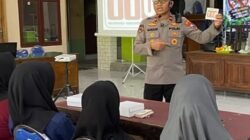 Kapolsek Balongbendo Sosialisasikan P4GN dan Layanan Hotline 110 kepada Warga