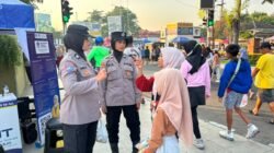 Pengamanan Humanis Polwan Polresta Sidoarjo di Car Free Day Alun-alun