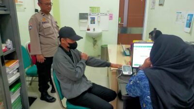 Viral di Media Sosial Pria Bugil Saat Menerima Pesanan Online di Dukuh Tengah Buduran Dalam Pembinaan dan Pendampingan Keluarga