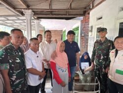 Bupati Sidoarjo Serahkan Alat Bantu Kesehatan dan Sidak Rumah Tidak Layak Huni di Tulangan-Wonoayu