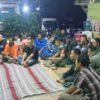 Anggota TNI Kodim 0725/Sragen Bersama Masyarakat Nobar Piala Dunia.