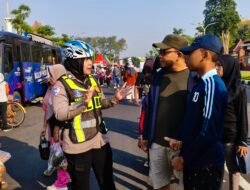 Pengamanan Humanis Polwan Polresta Sidoarjo di Car Free Day Alun-alun