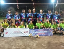Pertandingan Bola Voli RT 09 vs RT 12 Semarakkan HUT RI ke-81 di RW 16 Perumahan Jayaland Sedati