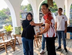 Kasat Narkoba Polres Pelabuhan Tanjung Perak Beri Apresiasi Bripda Adinda Ayu, Dukung Penuh Kontingen Karate Kid Menuju Piala Polda Jatim