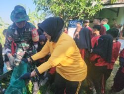 Kompak Peduli Lingkungan, Bersihkan Afvoer di Gedangan