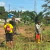 Semarakkan HUT RI di Perbatasan, Satgas Swasembada Yonif 643/Wns Koops TNI Habema dan Masyarakat Gelar Karya Bakti
