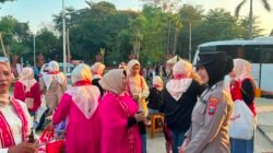 Polwan Polresta Sidoarjo Amankan Car Free Day Alun-alun