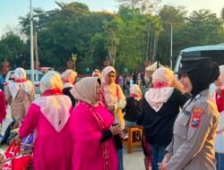 Polwan Polresta Sidoarjo Amankan Car Free Day Alun-alun