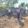 Dukung Pembangunan Jembatan Garuda, Serka Ahmad Mubarok Bersama Warga Rejosari Gelar Pelebaran Jalan