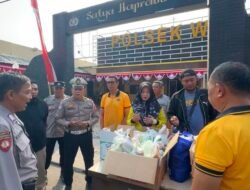 Polsek Waru Gelar Jumat Berkah, Bagikan 150 Paket Makanan dan Minum Ke Pengguna Jalan