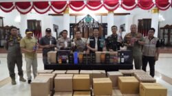 Bupati Subandi Tutup Tiga Toko Miras di KNV Sidoarjo, 624 Botol Disita