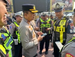 Cegah Pelanggaran Anggota, Wakapolresta Sidoarjo Periksa Handphone Anggota