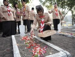 Wabup Mimik Pimpin Ziarah Makam Pahlawan, Teguhkan Semangat Pengabdian di Hari Pramuka ke-65