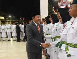 Kukuhkan 77 Anggota Paskibraka Sidoarjo, Bupati Subandi: Jadilah Penerus yang Menjaga Kehormatan Bangsa