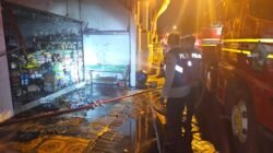 Kebakaran Rumah dan Toko Sembako di Pagerwojo, Polisi Bantu Evakuasi