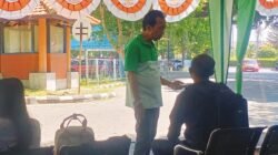 Pelayanan Grab di Purabaya Online Lounge Tuai Apresiasi, Sulistyo Bantu Penumpang Malang Menuju Asrama Haji Sukolilo
