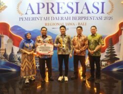 Bupati Subandi Terima Penghargaan dari Mendagri atas Keberhasilan Pemkab Sidoarjo dalam Pengelolaan Sampah dan Lingkungan Asri