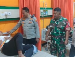 Kapolsek Sidoarjo Kota Jenguk Santri Putat dalam Perawatan Medis 