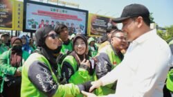 Pemkab Sidoarjo Bagikan 1.000 Paket Beras Untuk Pengemudi Ojol ,Bentuk Kepedulian Sekaligus Solidaritas Memperingati Setahun Wafatnya Affan Kurniawan