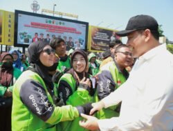Pemkab Sidoarjo Bagikan 1.000 Paket Beras Untuk Pengemudi Ojol ,Bentuk Kepedulian Sekaligus Solidaritas Memperingati Setahun Wafatnya Affan Kurniawan